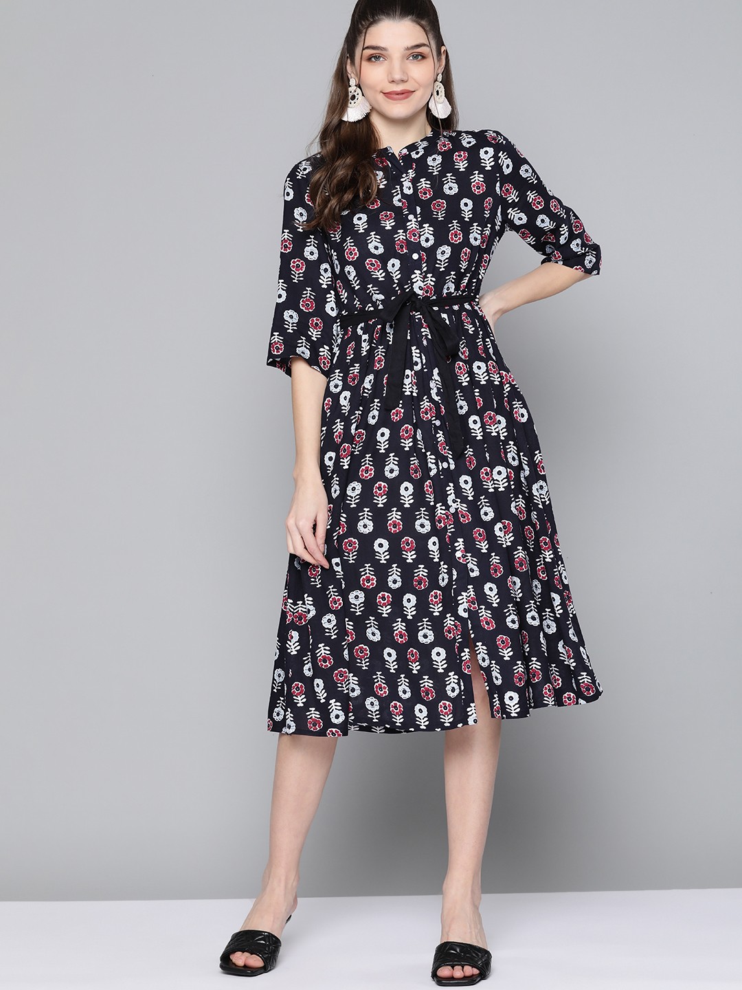 

HERE&NOW Women Black & White Floral Print A-Line Midi Dress with Belt