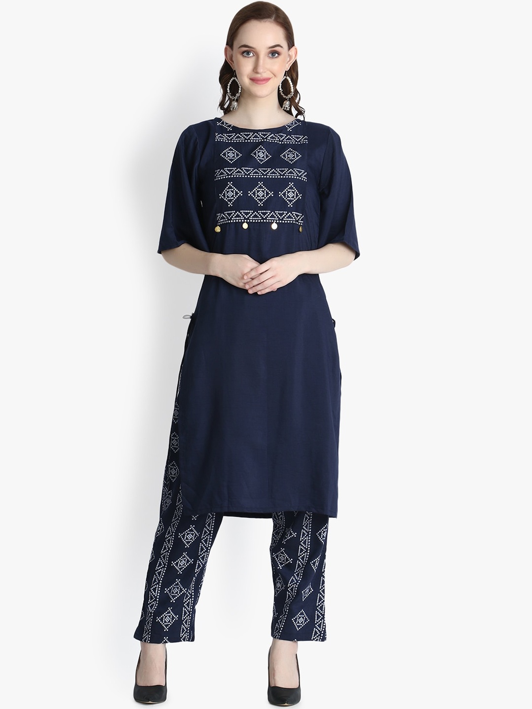 

OM SAI LATEST CREATION Women Blue & White Ethnic Motifs Printed Kurta