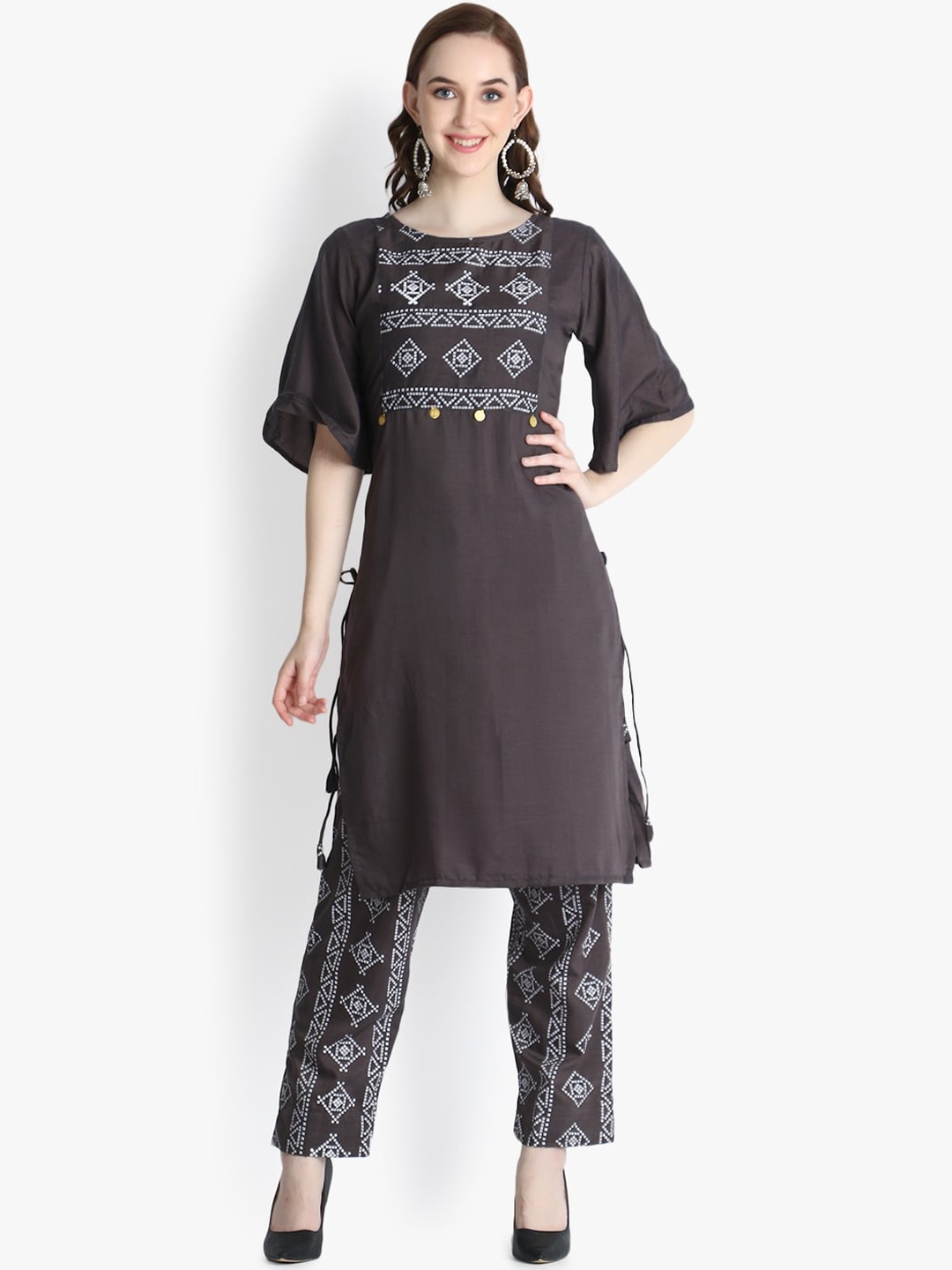 

OM SAI LATEST CREATION Women Grey Melange & White Ethnic Motifs Printed Flared Sleeves Kurta