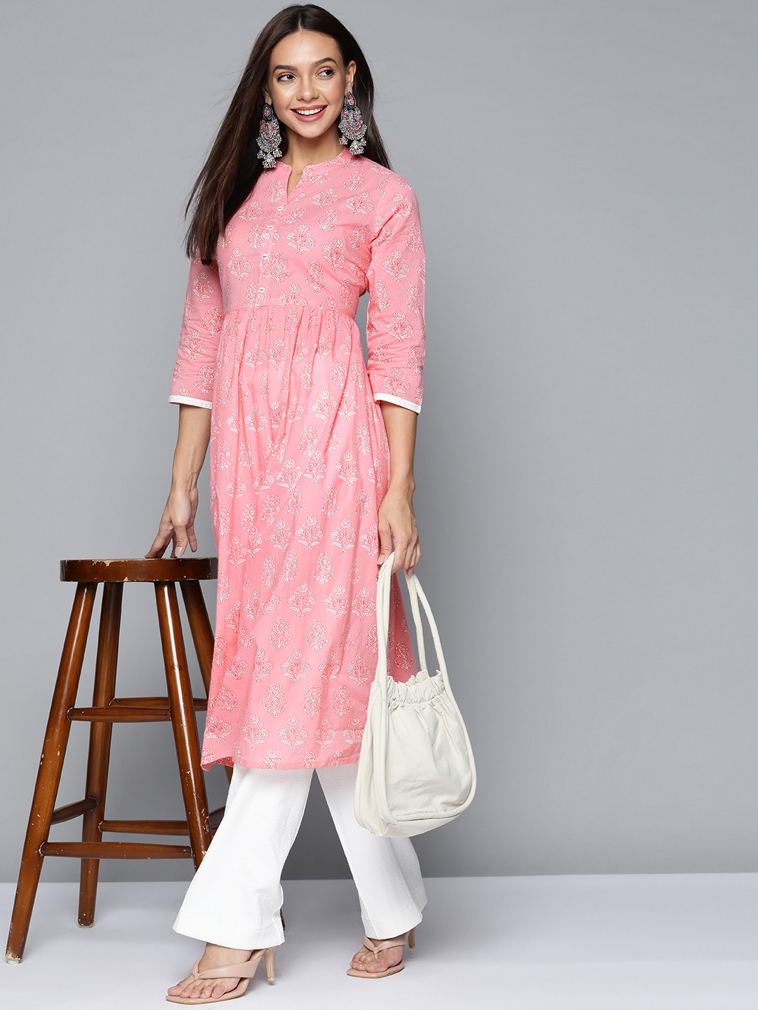 

HERE&NOW Women Pink & White Pure Cotton Floral Printed Kurta