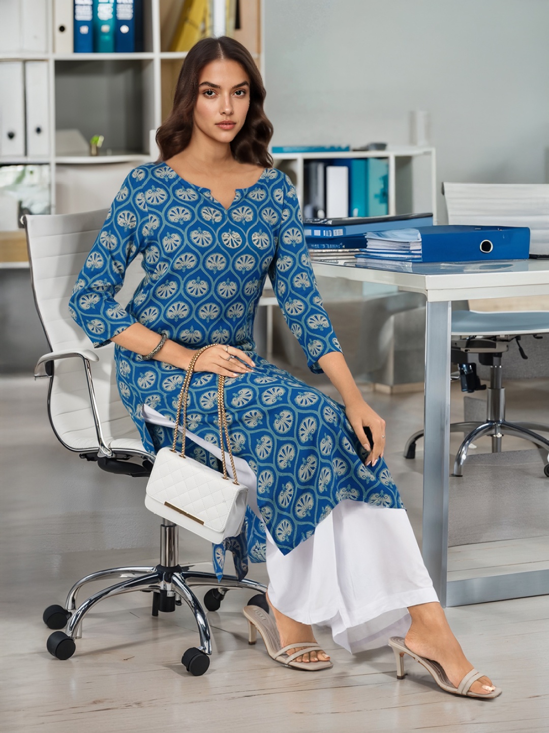 

HERE&NOW Women Blue & Off White Ethnic Motifs Print Straight Kurta