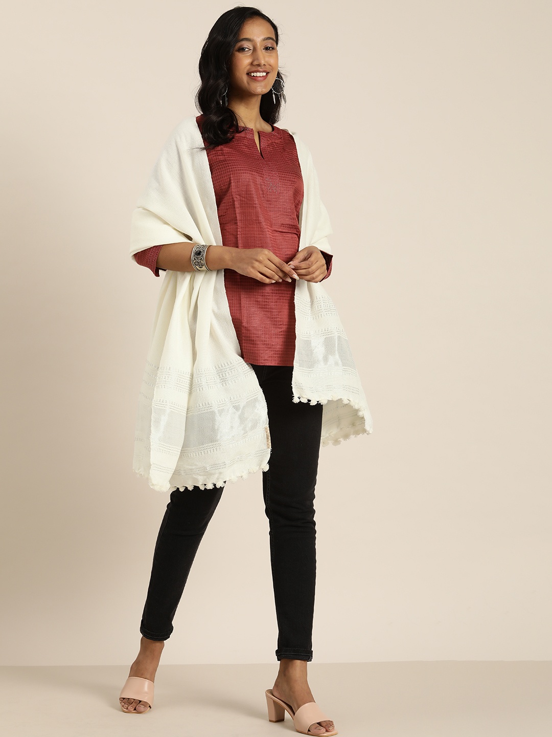 

Taavi Women White & Silver Printed Bhujodi Shawl with Tassels