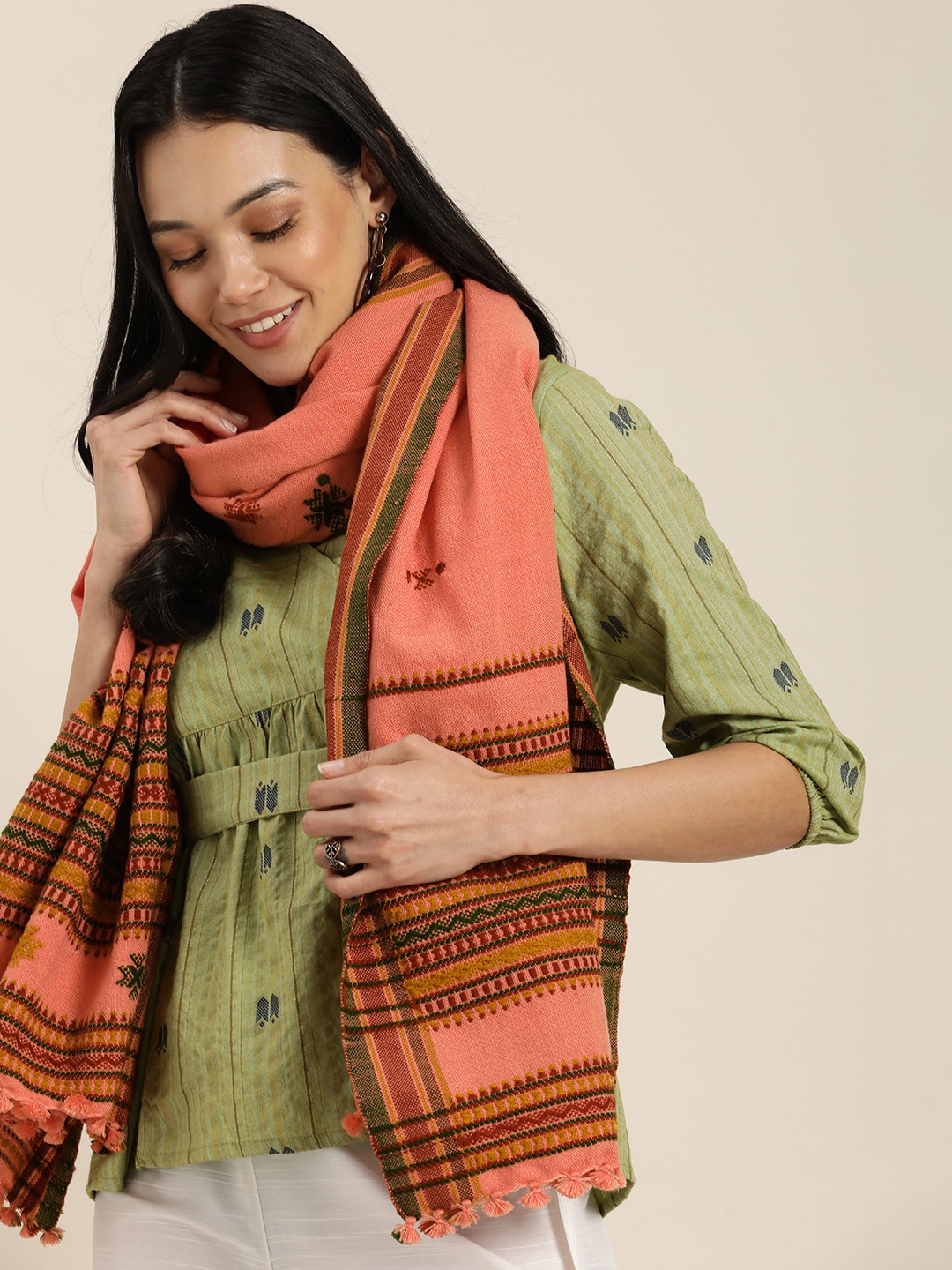 

Taavi Women Peach-Coloured & Maroon Bhujodi Woven Design Shawl