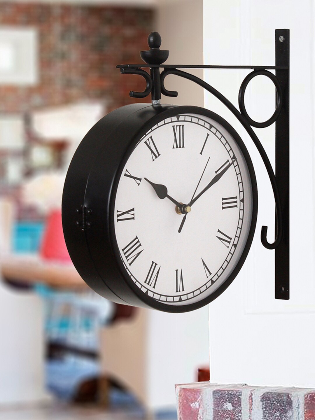 

eCraftIndia Black & White Traditional Iron Designer Analogue Wall Clock