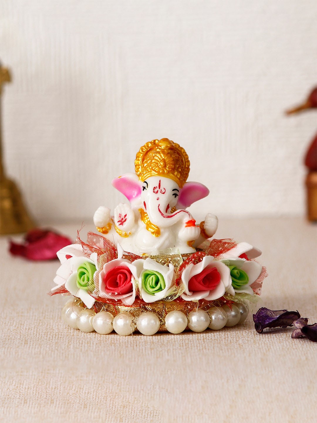 

eCraftIndia White & Golden-Toned Handcrafted Lord Ganesha Showpiece