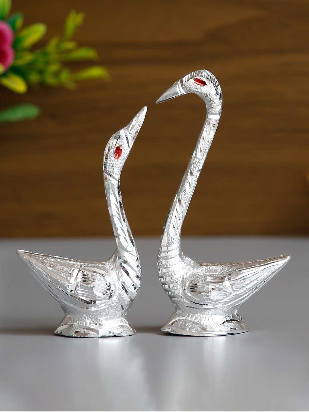

eCraftIndia Set of 2 Loving Silver Swan Couple Metal Handcrafted Decorative Figurine