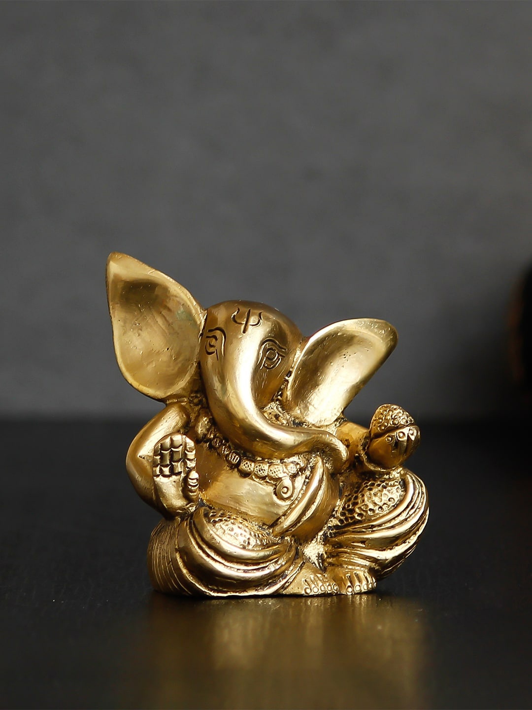 

eCraftIndia Unisex Gold-Toned Handcrafted Lord Ganesha Showpiece