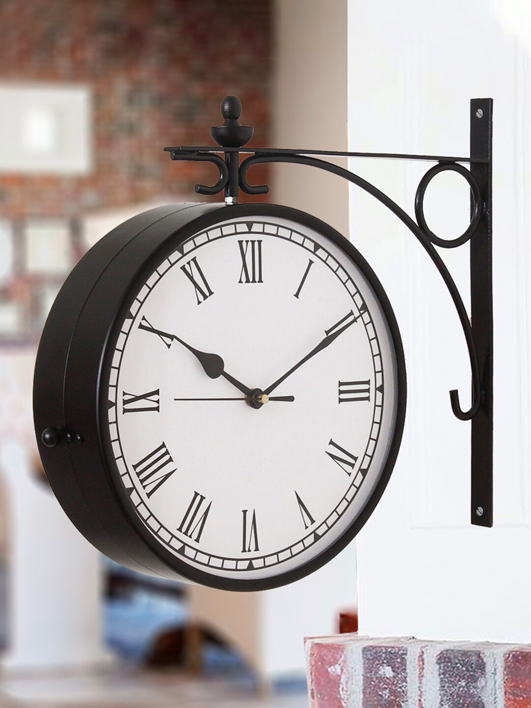 

eCraftIndia Black & White Traditional Wall Clock 35.9 cm