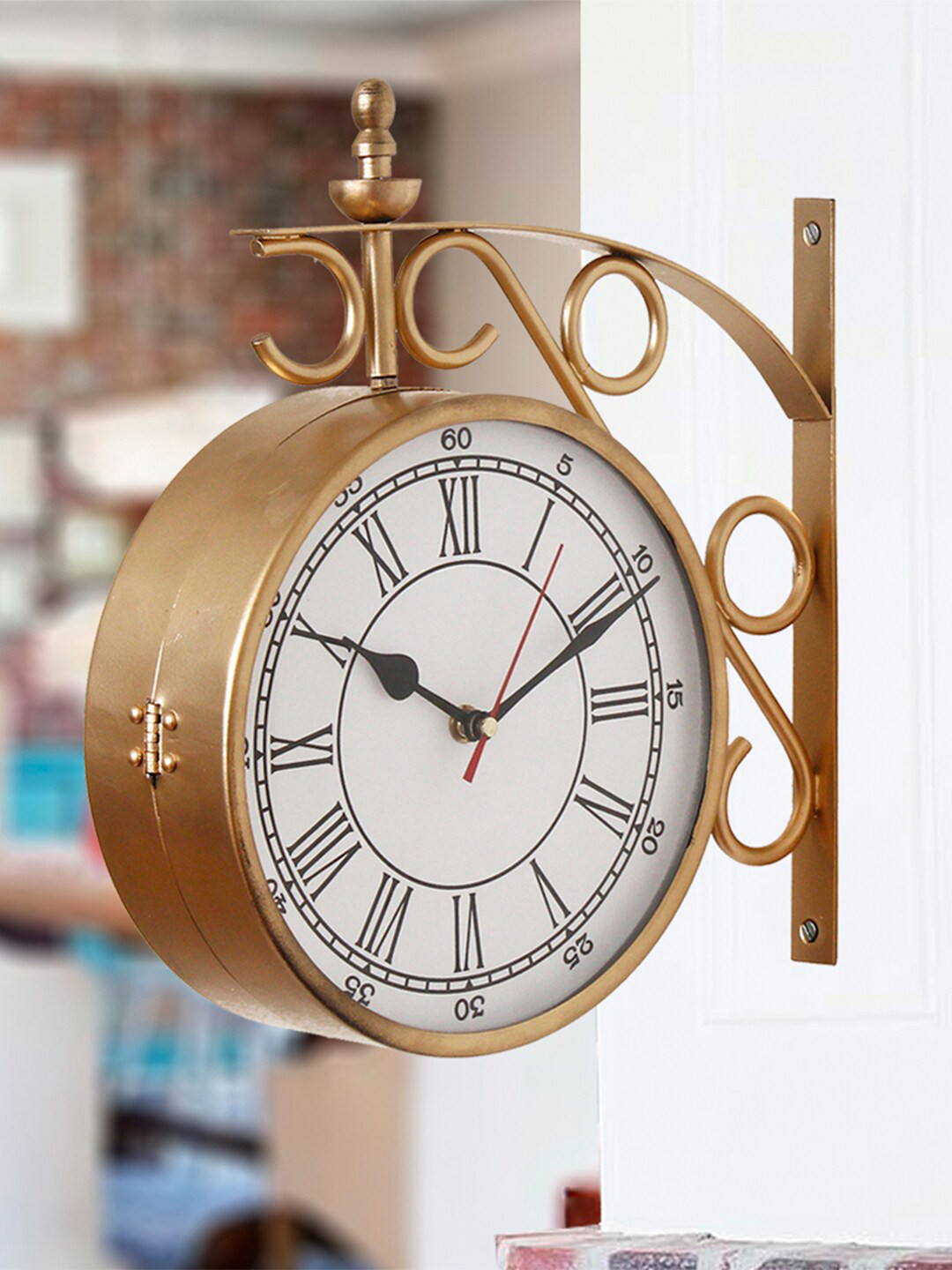 

eCraftIndia Gold-Toned & White Textured Contemporary Wall Clock