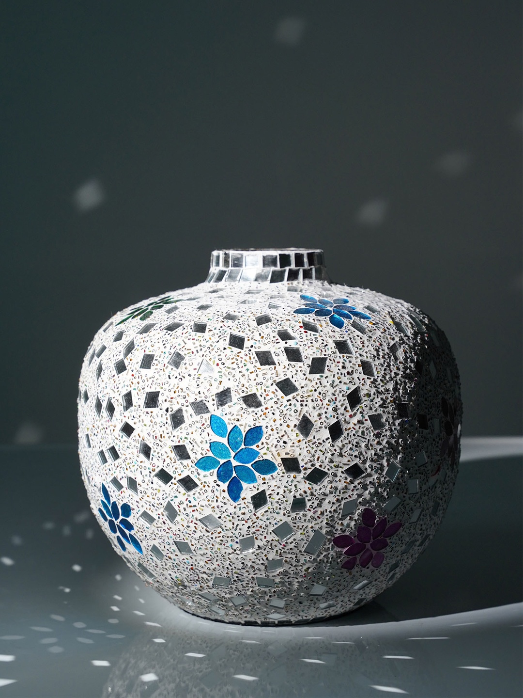 

Folkstorys White & Blue Handmade Mossaic Vase