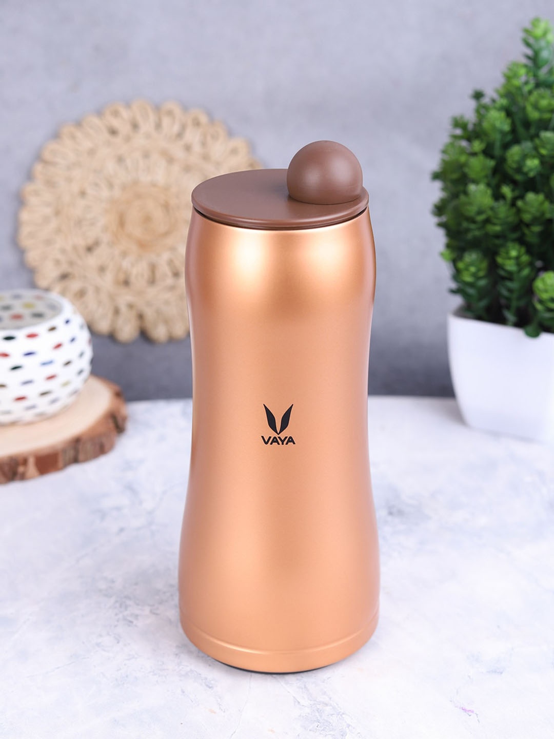 

Vaya Bronze Toned Solid Stainless Steel Vaccum Insulated Flask 900 ml
