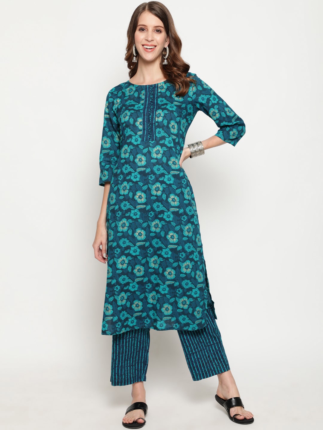 

antaran Women Blue Floral Printed Pure Cotton Kurta with Trousers