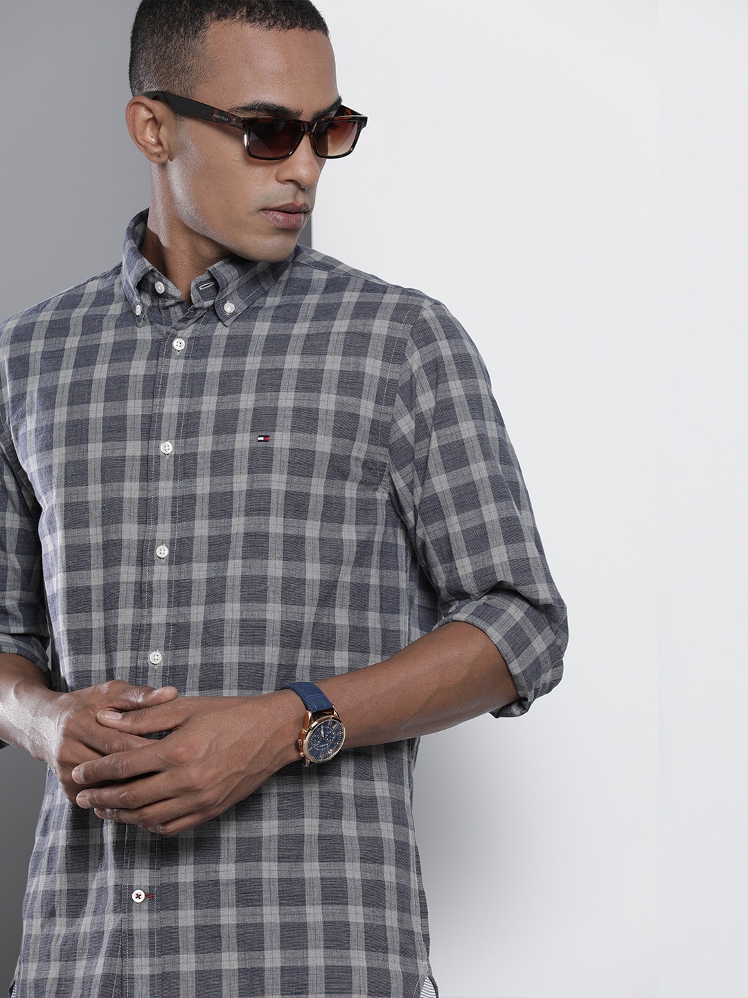 

Tommy Hilfiger Men Grey & Blue Checked Regular Fit Pure Cotton Casual Shirt