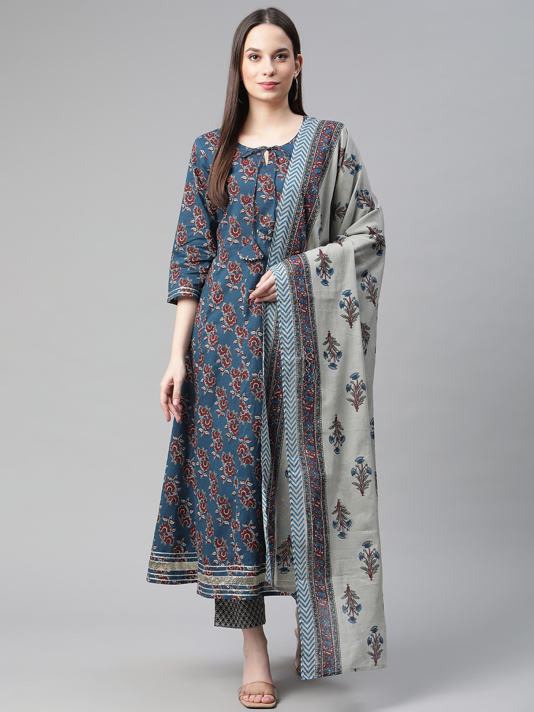 

PIROH Women Blue Floral Printed Regular Pure Cotton Kurta with Trousers & With Dupatta