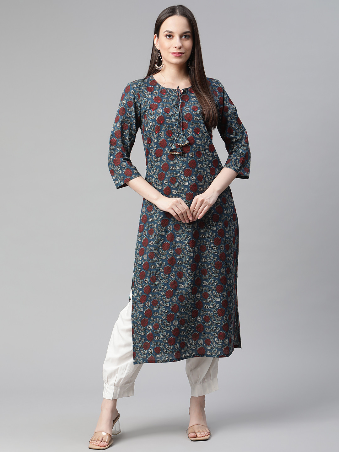 

PIROH Women Blue Floral Printed Keyhole Neck Floral Kurta