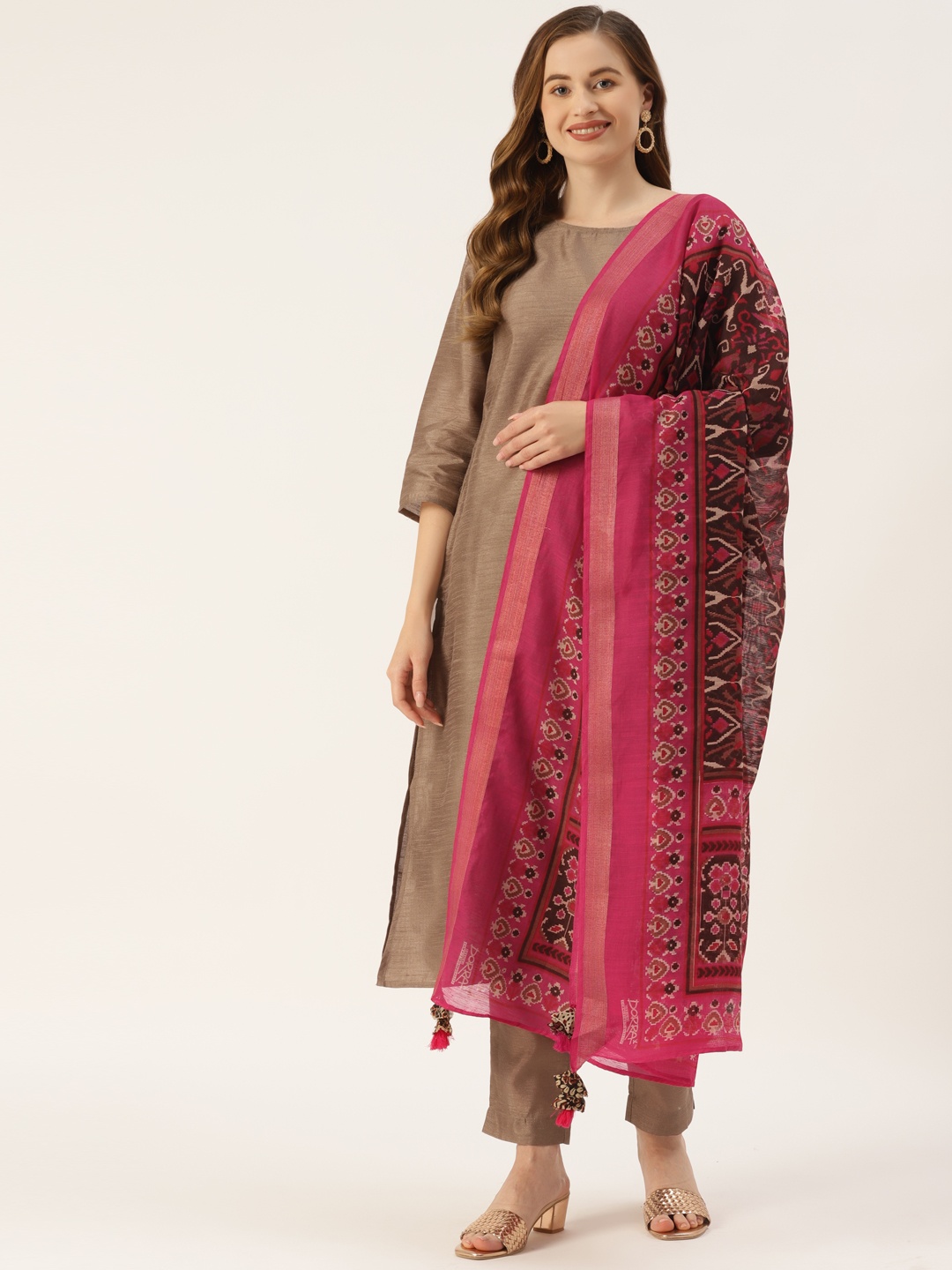 

Molcha Pink & Brown Ethnic Motifs Printed Dupatta