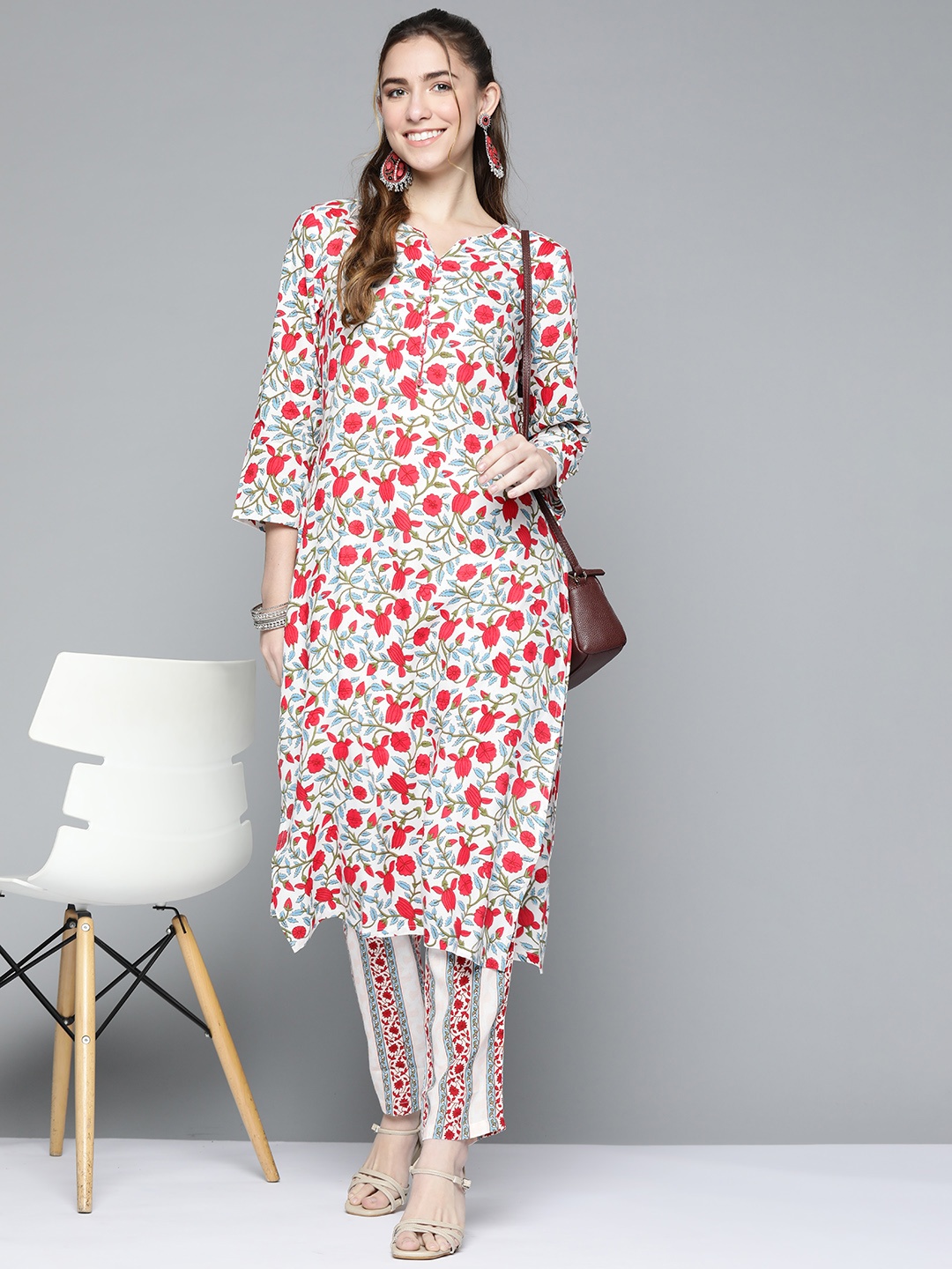 

HERE&NOW Women White & Red Floral Printed Kurta with Trousers