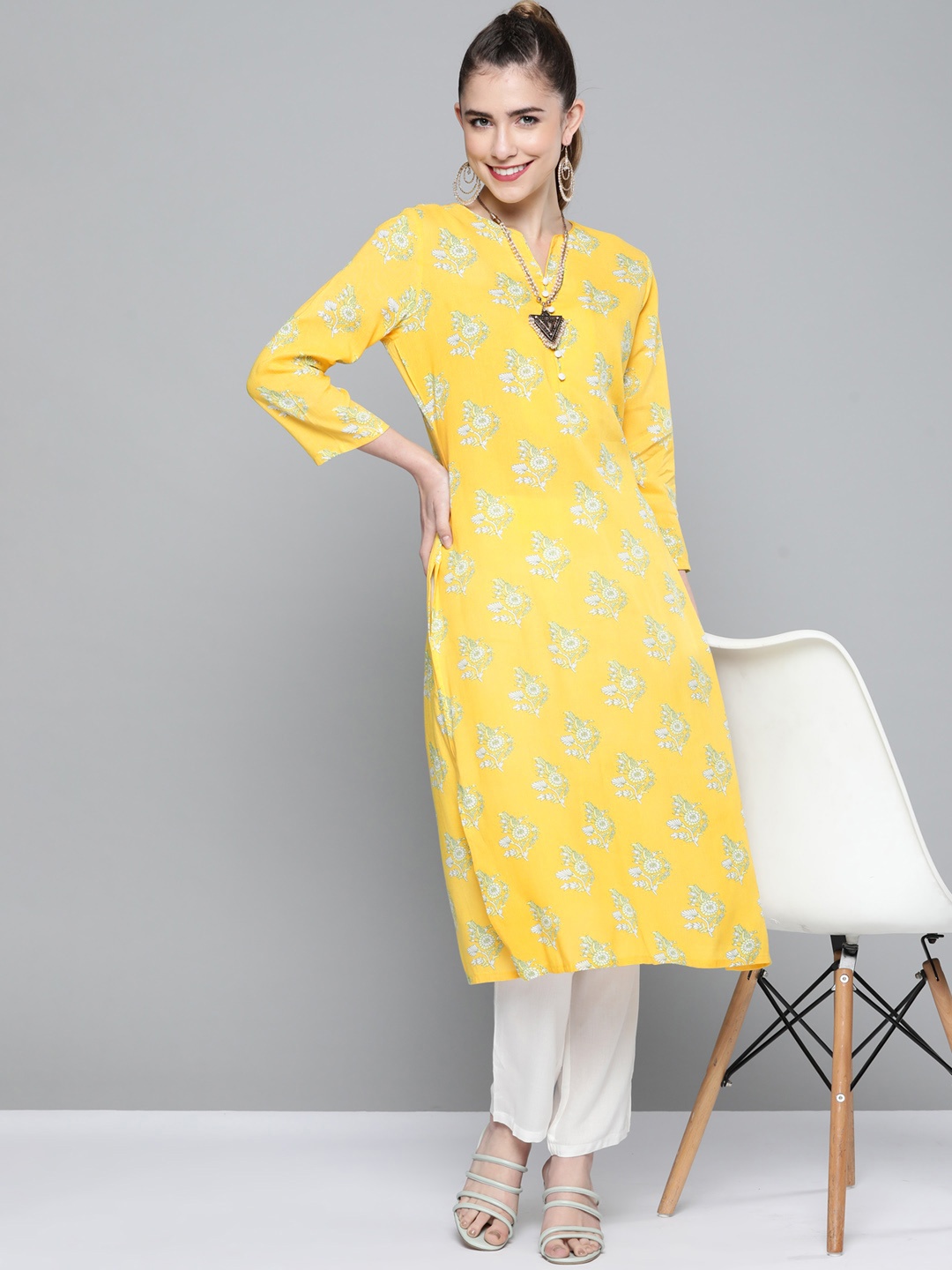 

HERE&NOW Women Yellow & White Ethnic Motifs Printed Regular Kurta with Trousers