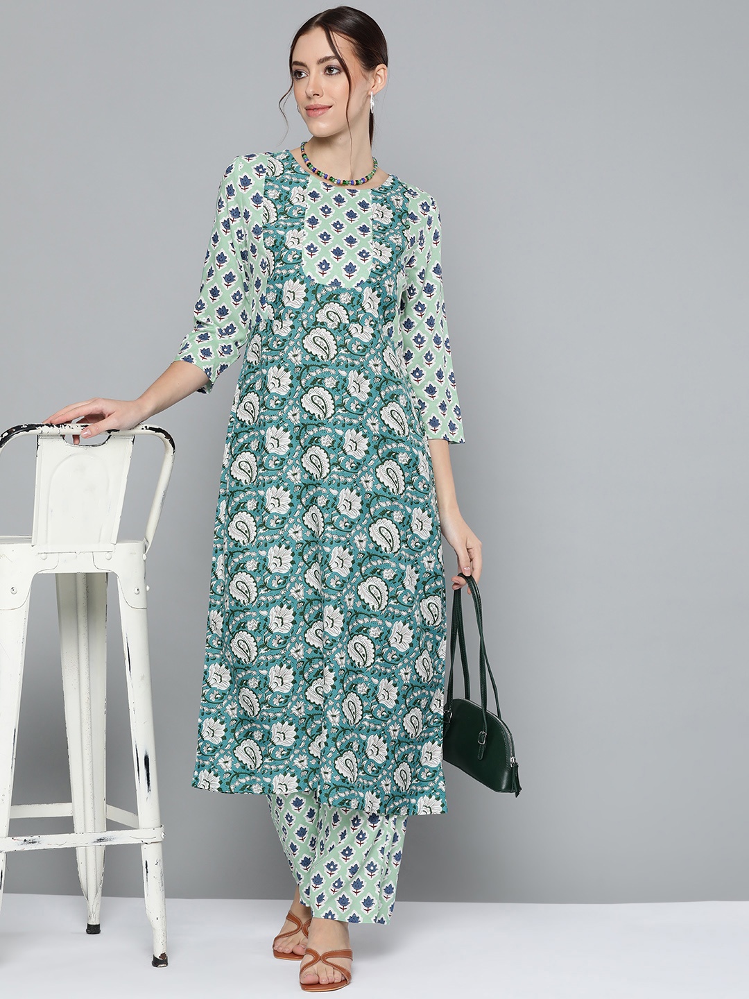 

HERE&NOW Women Green Ethnic Motifs Ethnic Motifs Print A-Line Kurta with Trousers
