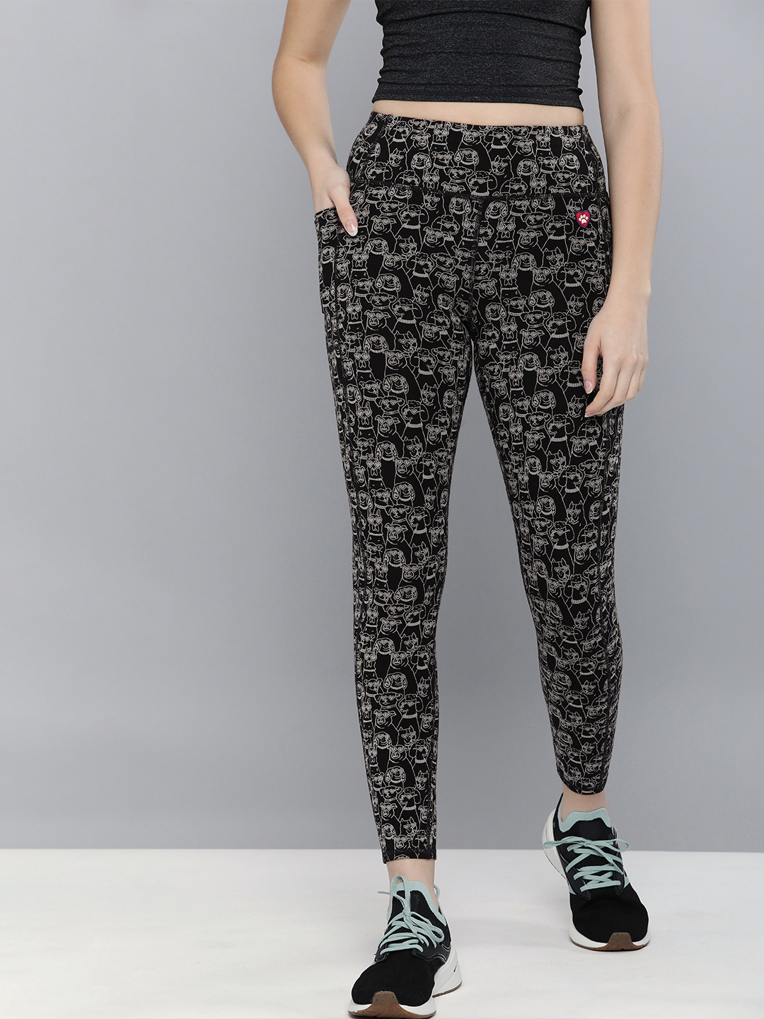 

Skechers Women Black Heart Eyes Legging