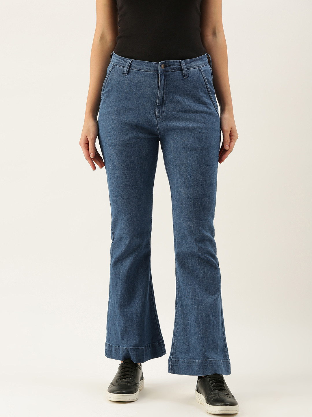 

FOREVER 21 Women Low-Rise Flared Fit Regular Length Stretchable Jeans, Blue