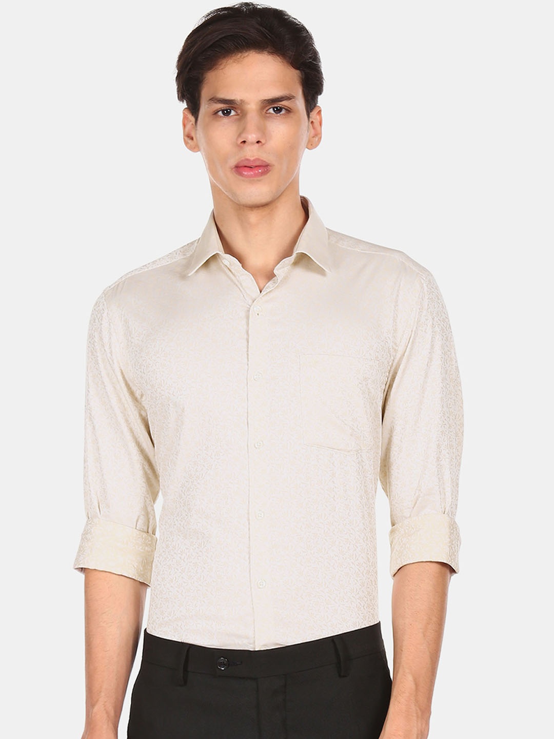 

Arrow Men Beige Slim Fit Opaque Printed Pure Cotton Casual Shirt