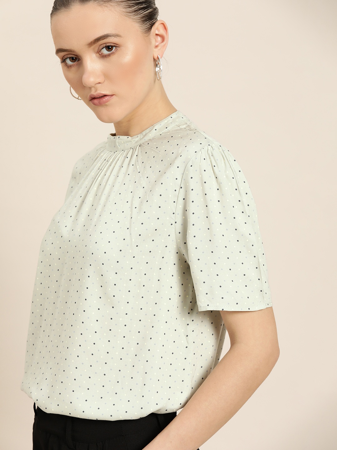 

her by invictus Off-White & Black Ditsy Polka Dots Regular Top