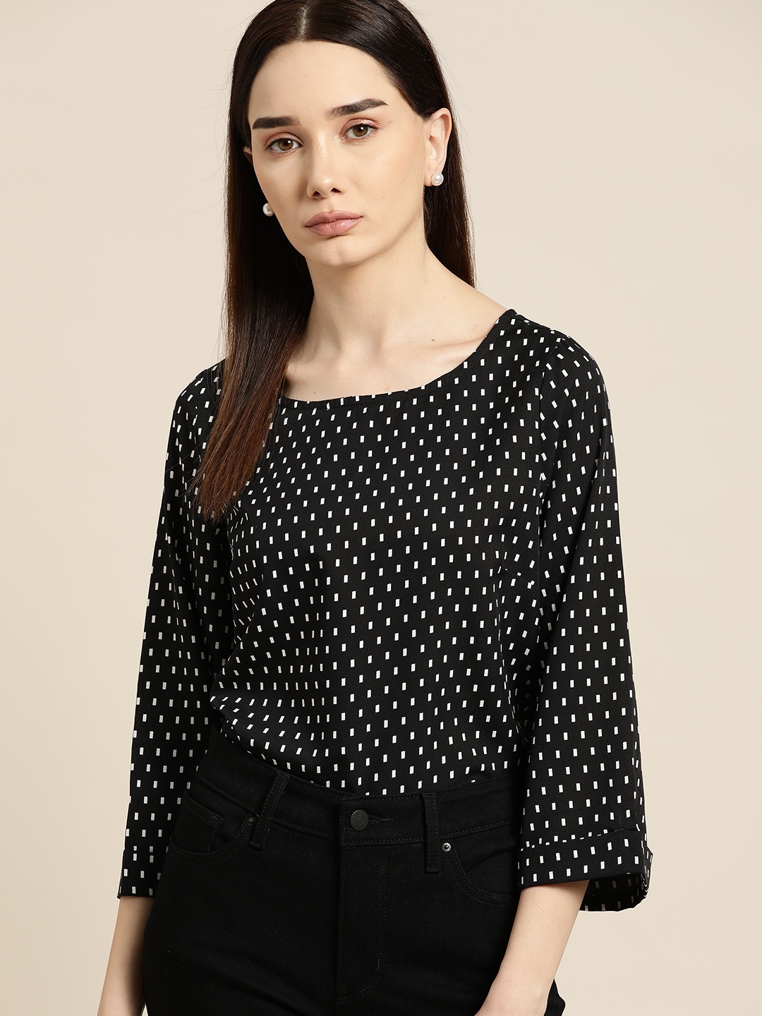 

her by invictus Black & White Geometric Print Top