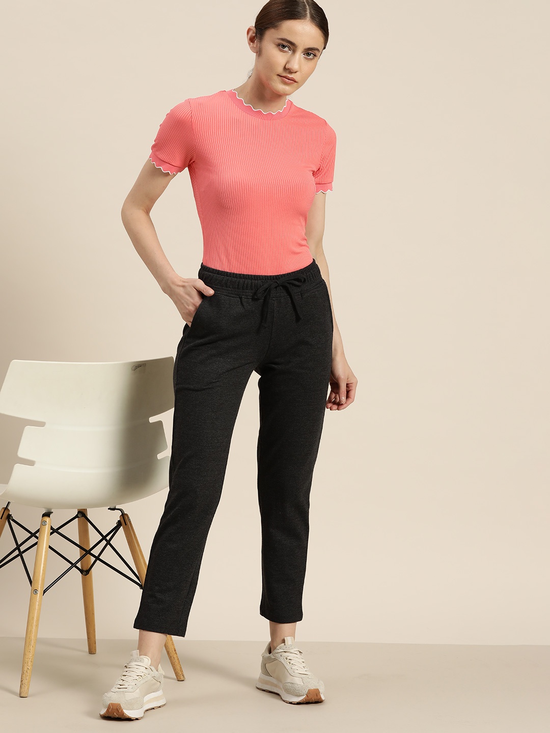 

her by invictus Women Regular Fit Cropped Track Pants, Charcoal