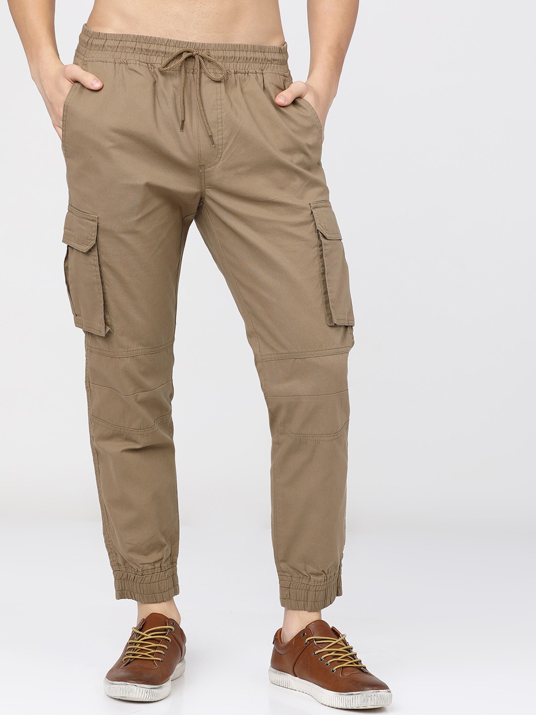 

HIGHLANDER Men Khaki Slim Fit Easy Wash Cargos Trousers
