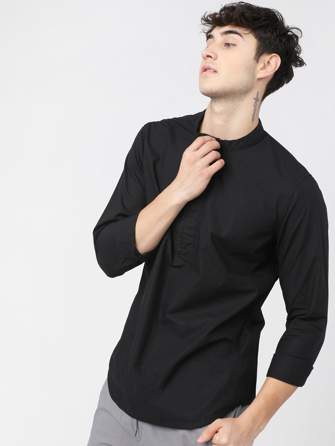 

HIGHLANDER Men Black Slim Fit Opaque Casual Shirt