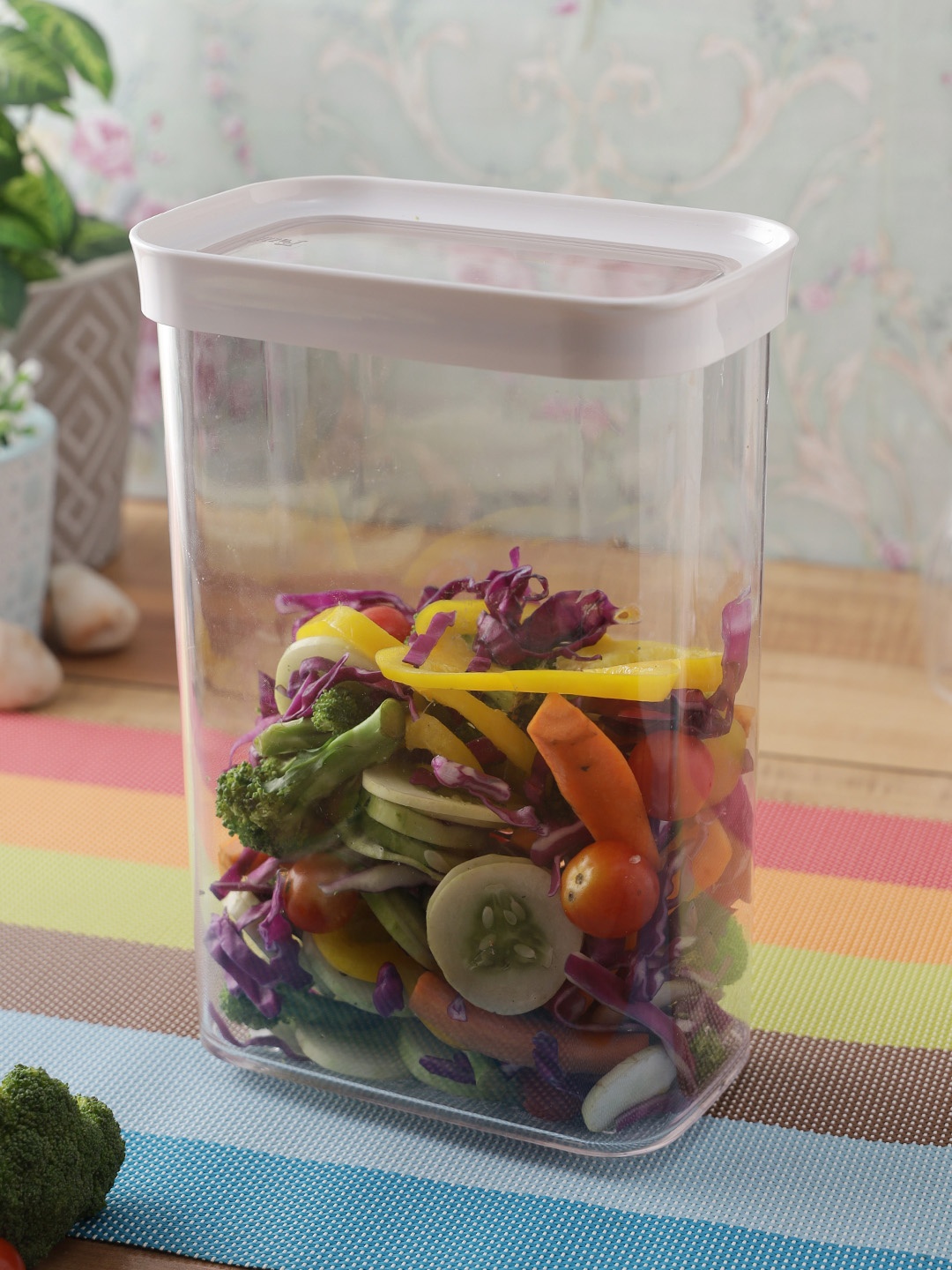 

Felli Unisex Transparent & White Rectangular Solid Air Tight Food Storage Container