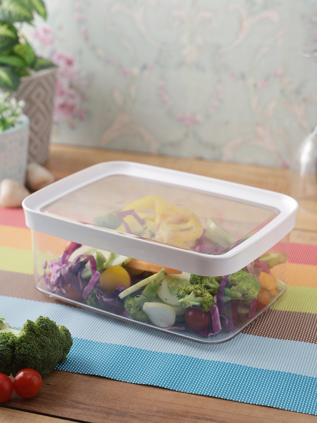 

Felli Transparent Solid Rectangular Airtight Antimicroban Food Storage Container