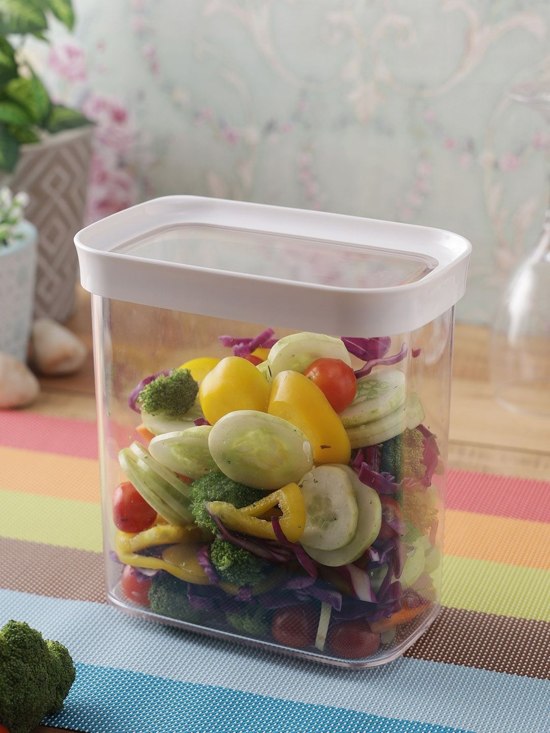 

Felli Transparent & White Solid Air Tight Food Container
