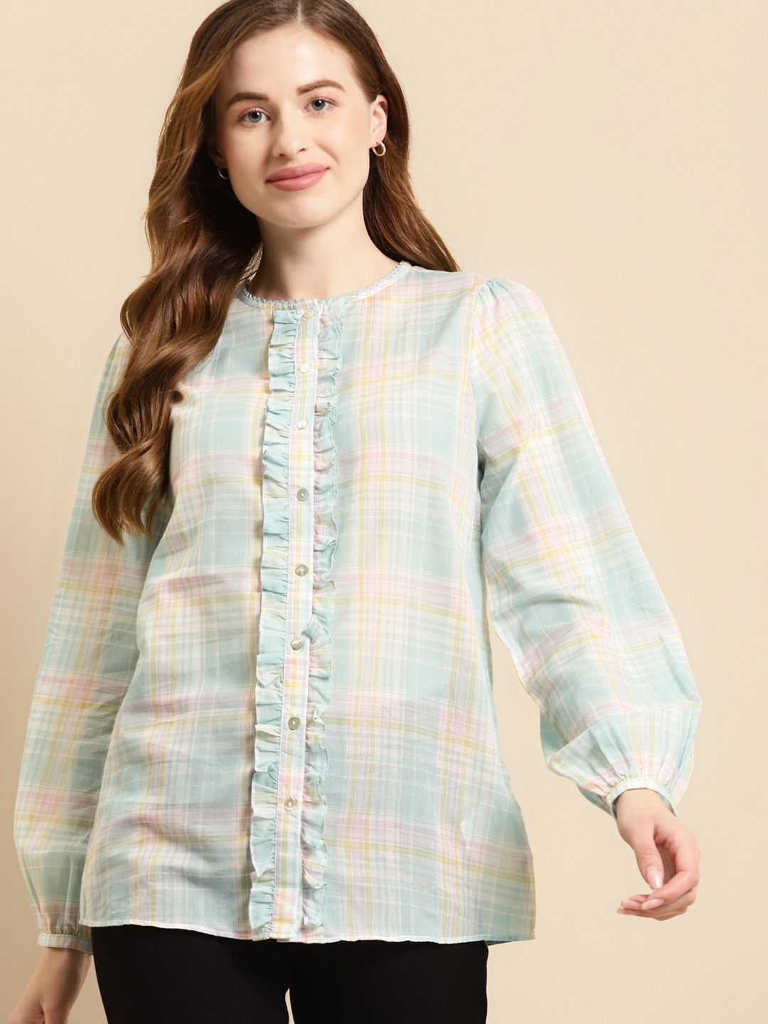 

COVER STORY Blue & White Checked Regular Top