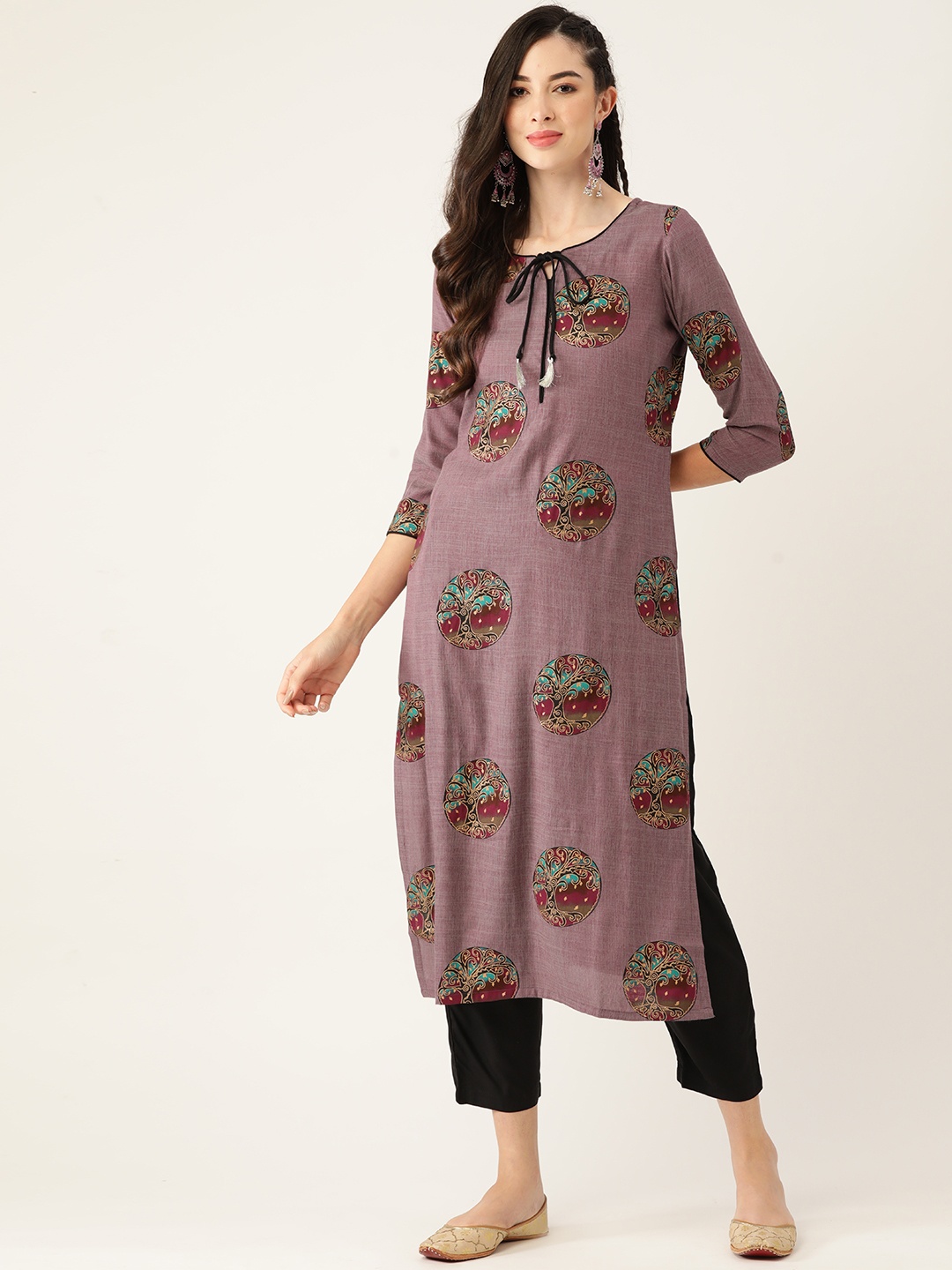 

VAABA Women Purple & Black Ethnic Motifs Printed Regular Kurta with Trousers