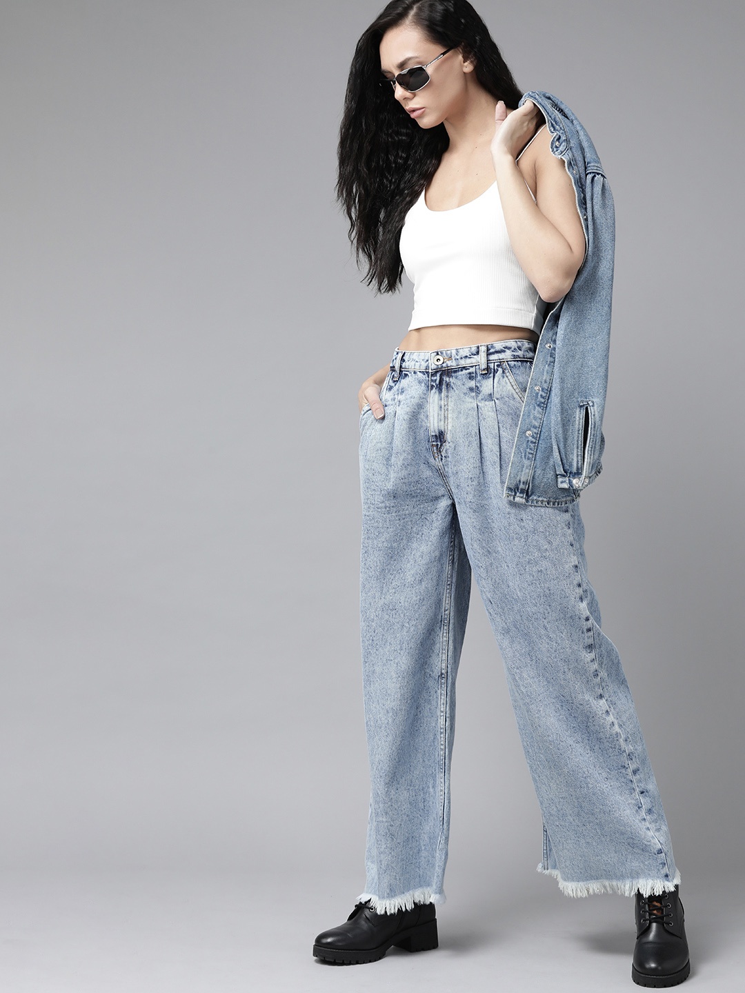 

The Roadster Lifestyle Co Women Blue Cotton Wide Leg High-Rise Light Fade Jeans