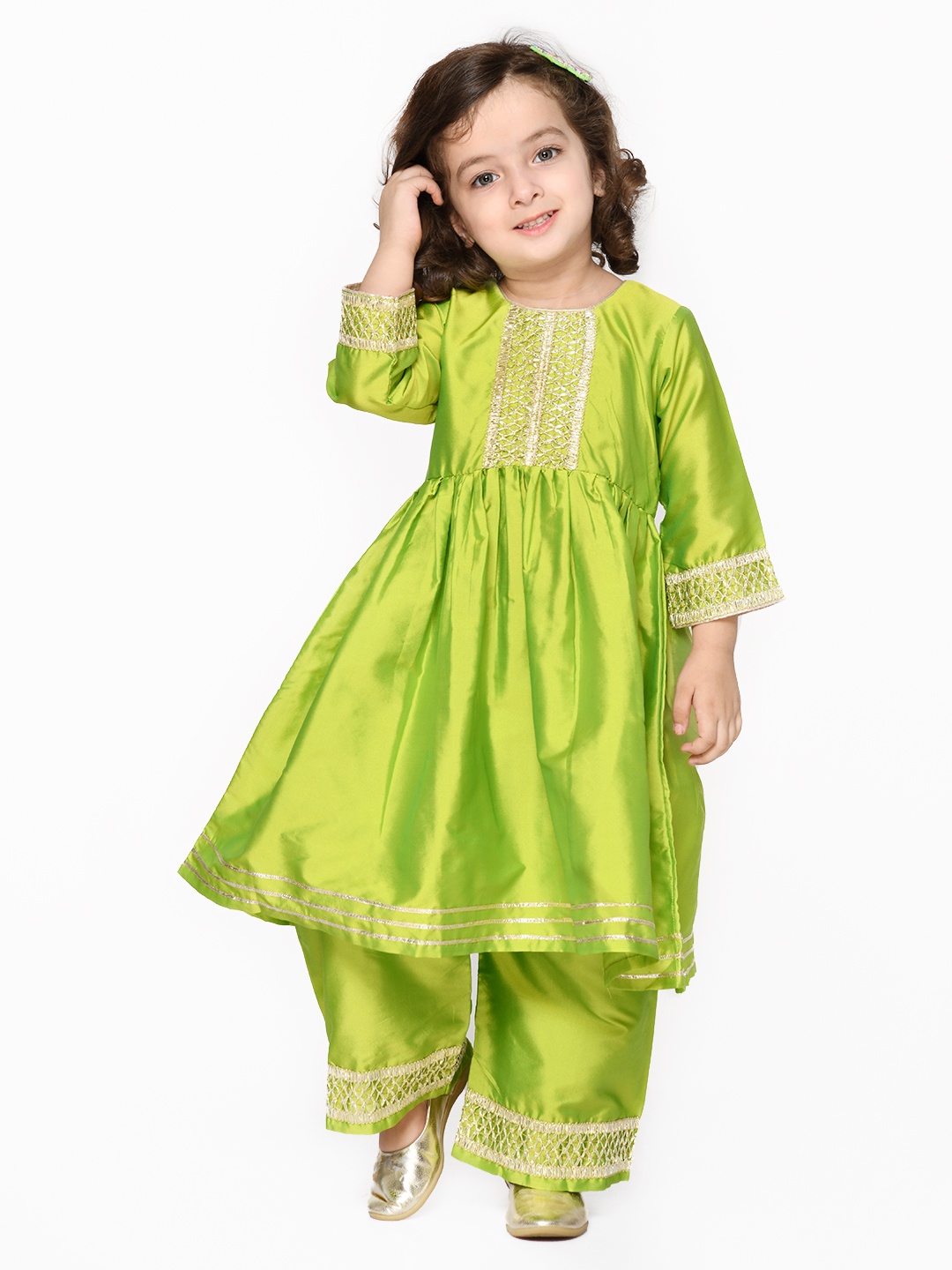 

SAKA DESIGNS Girls Green Yoke Design High Slit Gotta Patti Kurta with Palazzos