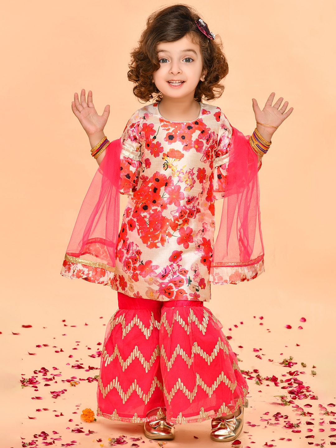

SAKA DESIGNS Girls Pink Floral Printed Regular Kurti with Sharara & With Dupatta