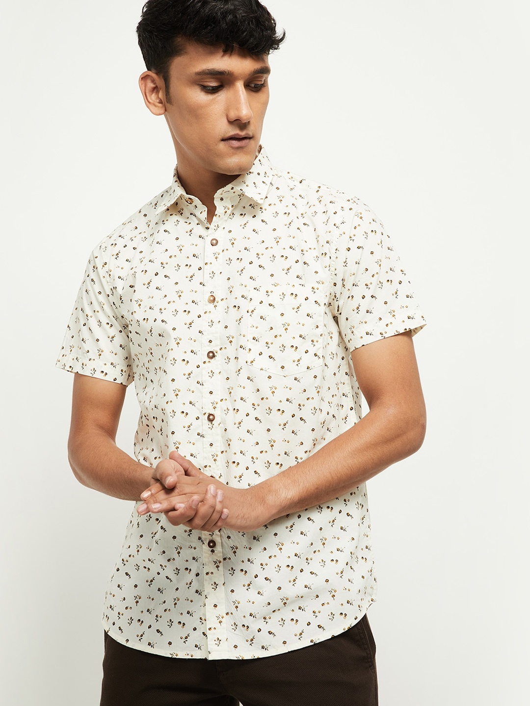 

max Men Beige Floral Opaque Printed Casual Shirt