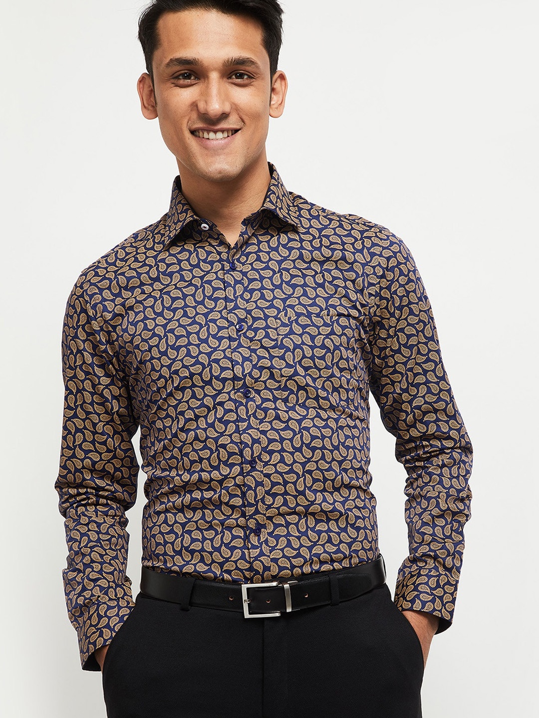 

max Men Navy Blue Floral Pure Cotton Printed Casual Shirt