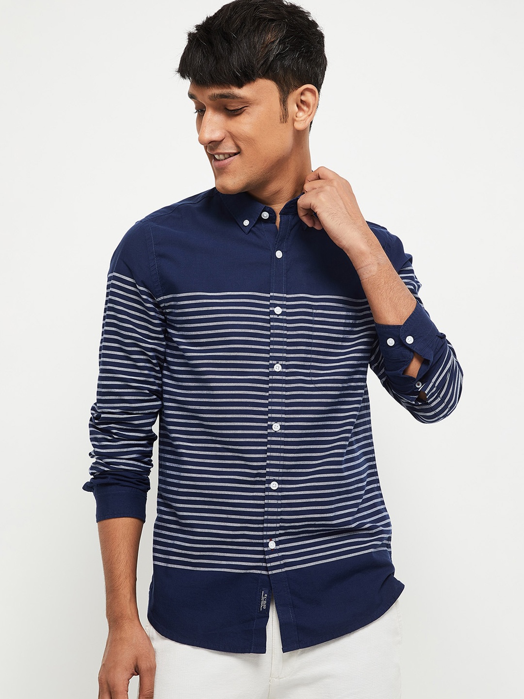 

max Men Navy Blue Cotton Horizontal Striped Casual Shirt