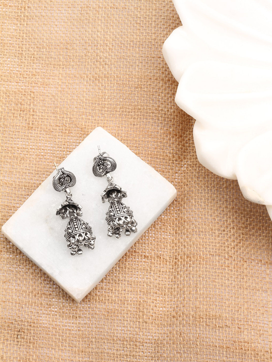 

SANGEETA BOOCHRA Silver-Toned Dome Shaped Drop Earrings