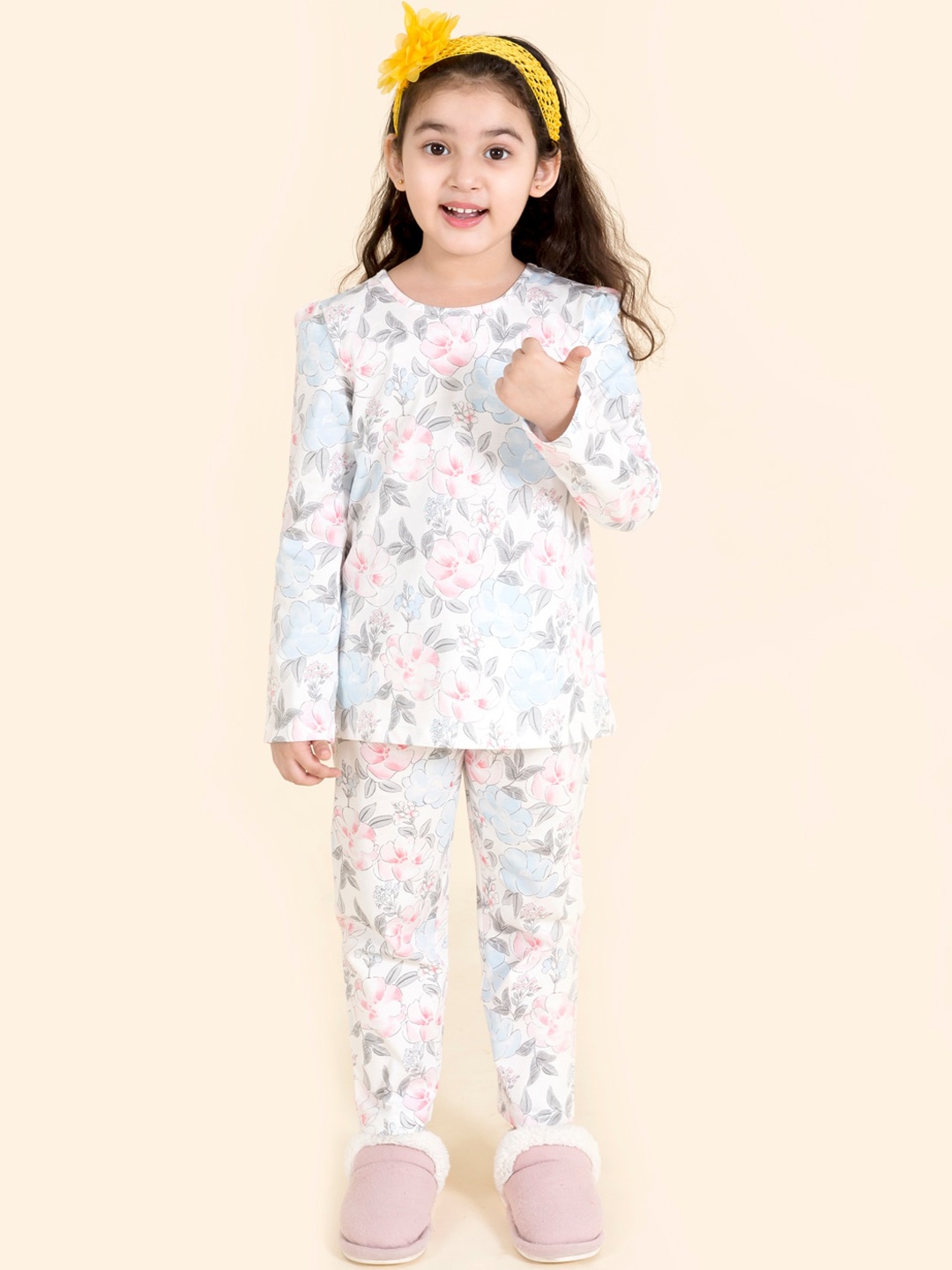 

pspeaches Girls White & Pink Printed Night suit