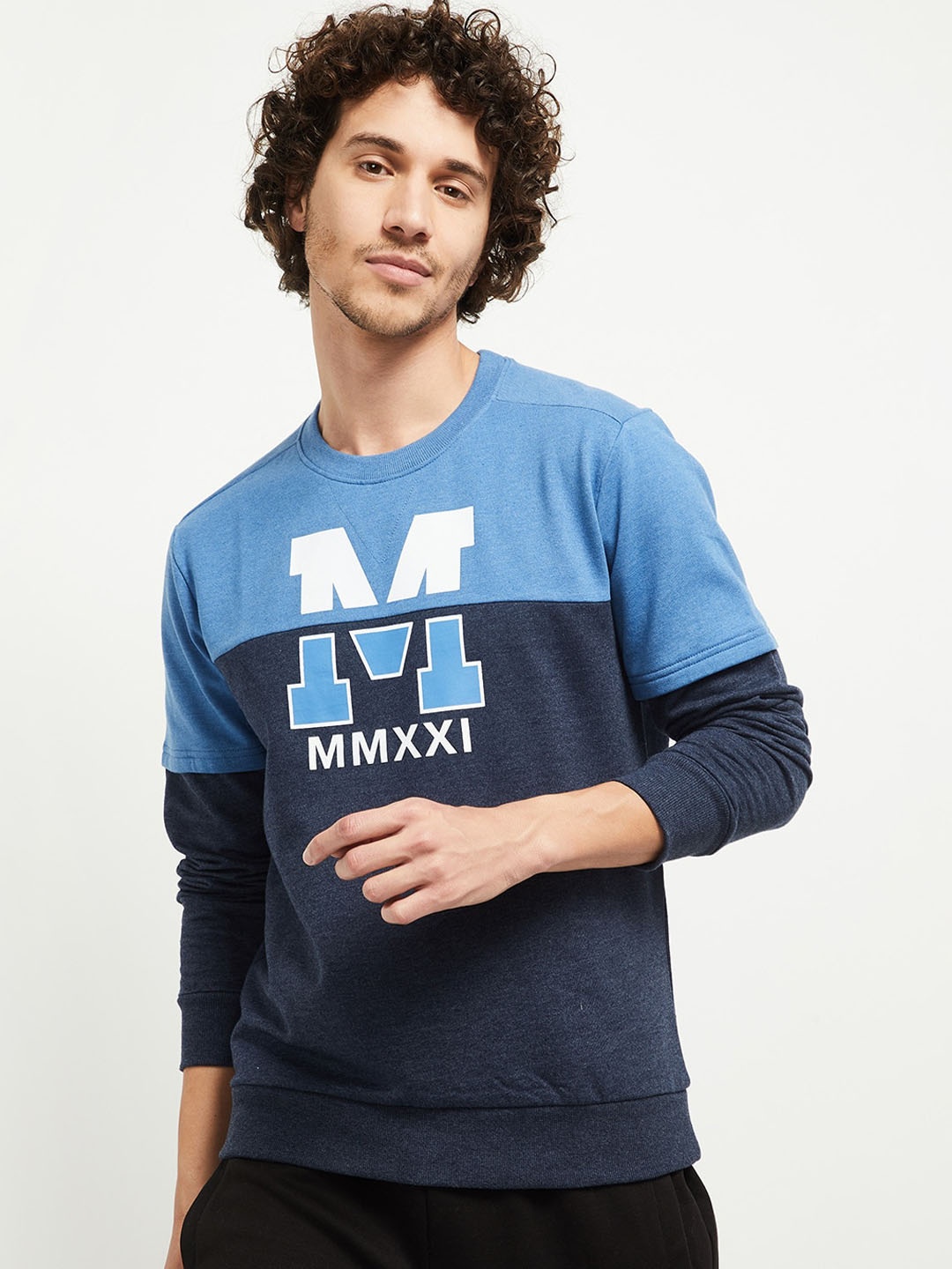 

max Men Navy Blue Printed Sweatshirt