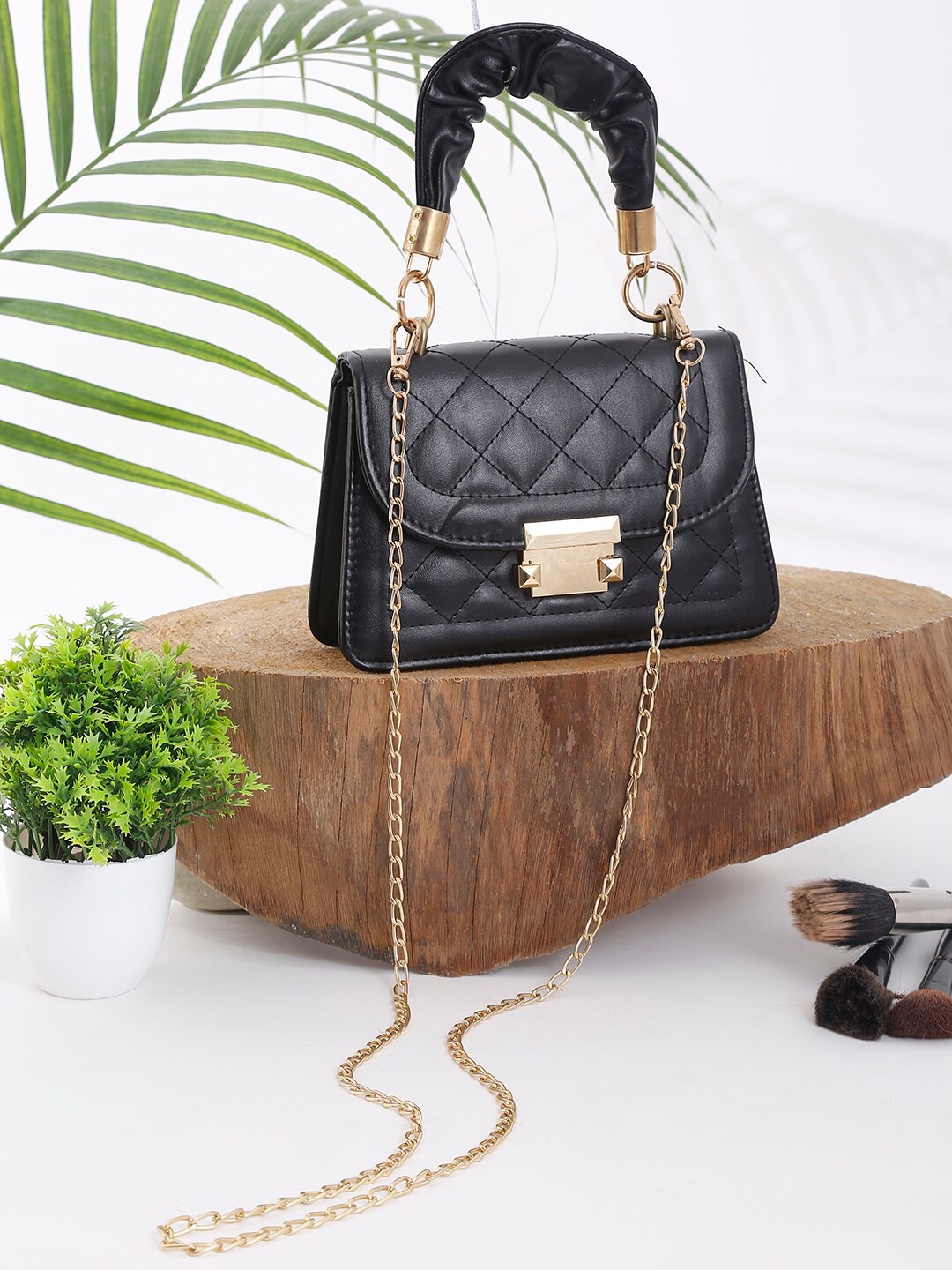 

Apsis Black Structured Handheld Bag with Quilted