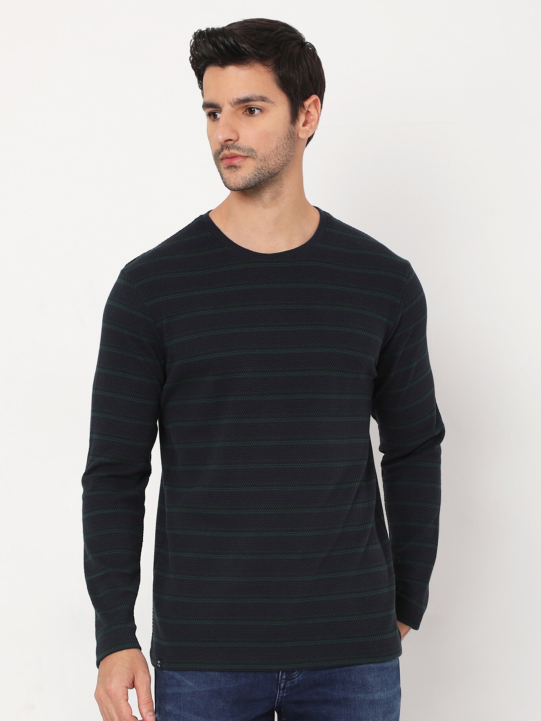 

Mufti Men Navy Blue & Green Raw Edge Slim Fit T-shirt