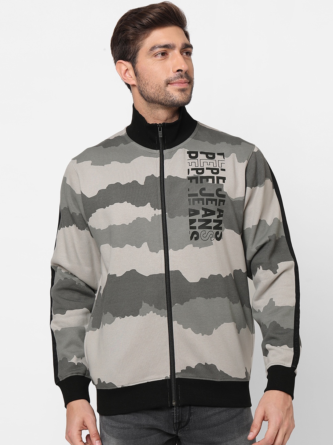 

Pepe Jeans Men Silver-Toned Printed Sweatshirt