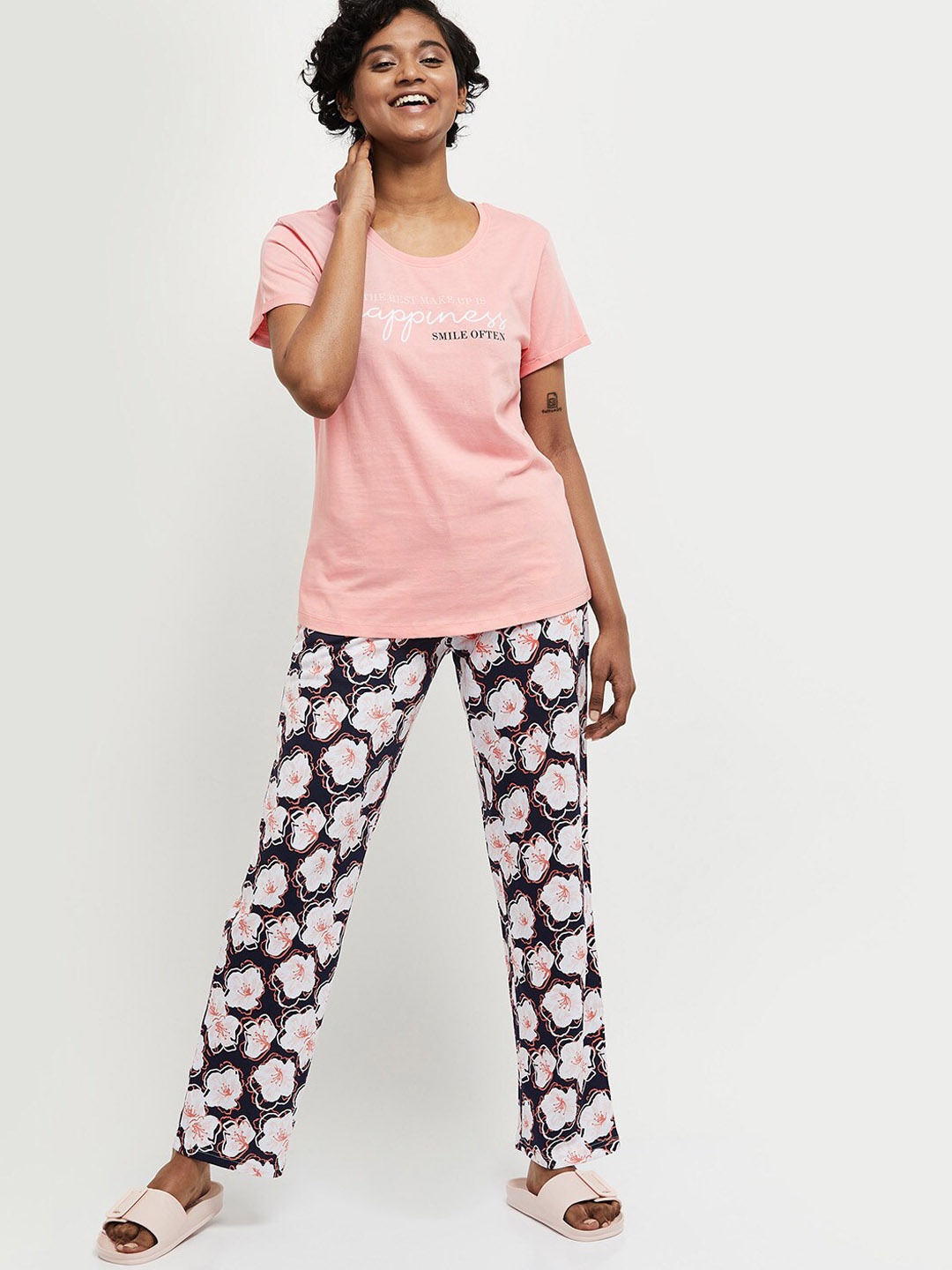 

max Women Peach-Coloured & White Printed Night suit