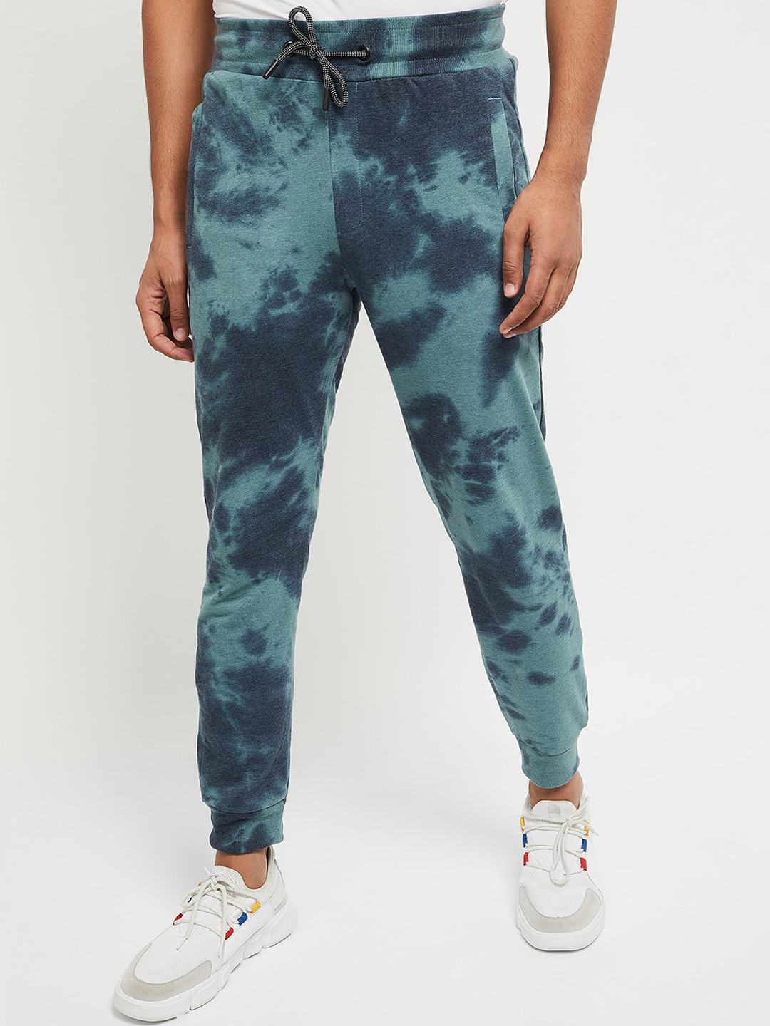 

max Men Blue Tie & Dye Printed Joggers